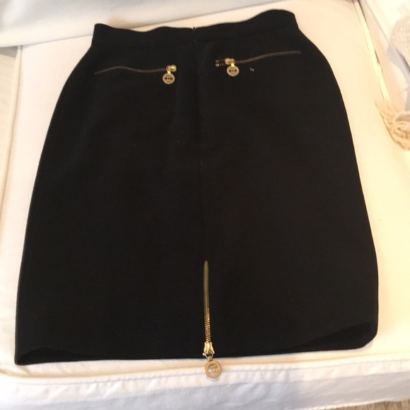 CHANEL 65%wool,spandex,nylon gorgeous pencil skirt - Picture 4 of 11